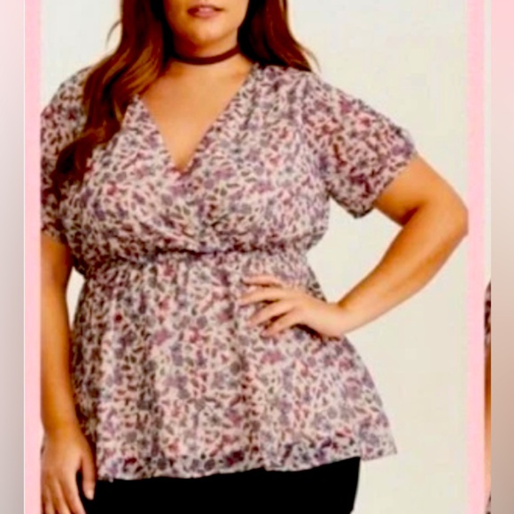 TORRID Floral Chiffon
Babydoll Blouse
Size 3XL